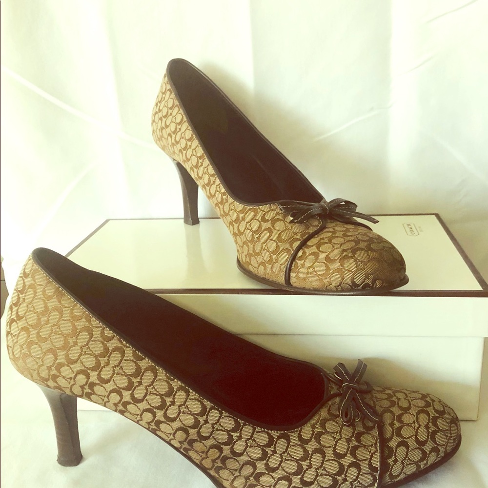 Coach Mari Mini Signature pumps. Size 9.5.